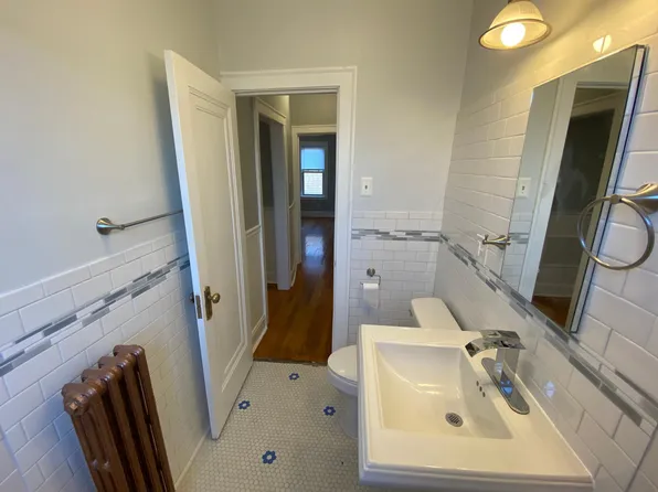 1706 N Narragansett Ave #205, Chicago, IL 60639