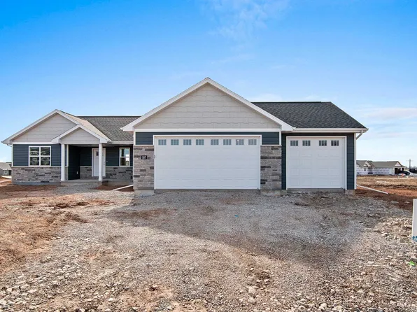 557 Emerald Isle Ct, Wrightstown, WI 54180