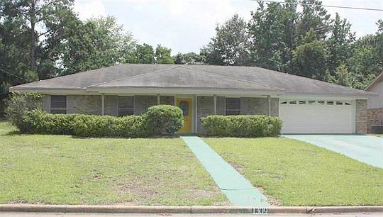 1st image of 1309 Trailwood Ln