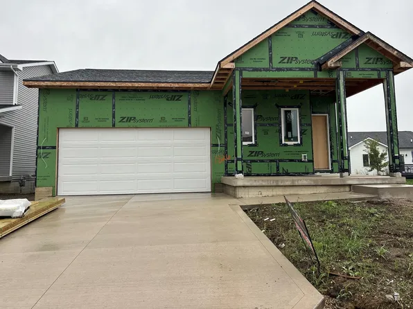 1826 Gordon Ct, Norwalk, IA 50211