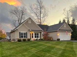 47 Sunny Mill Ln, Rochester, NY 14626