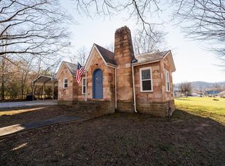 201 E 4th St, Livingston, TN 38570