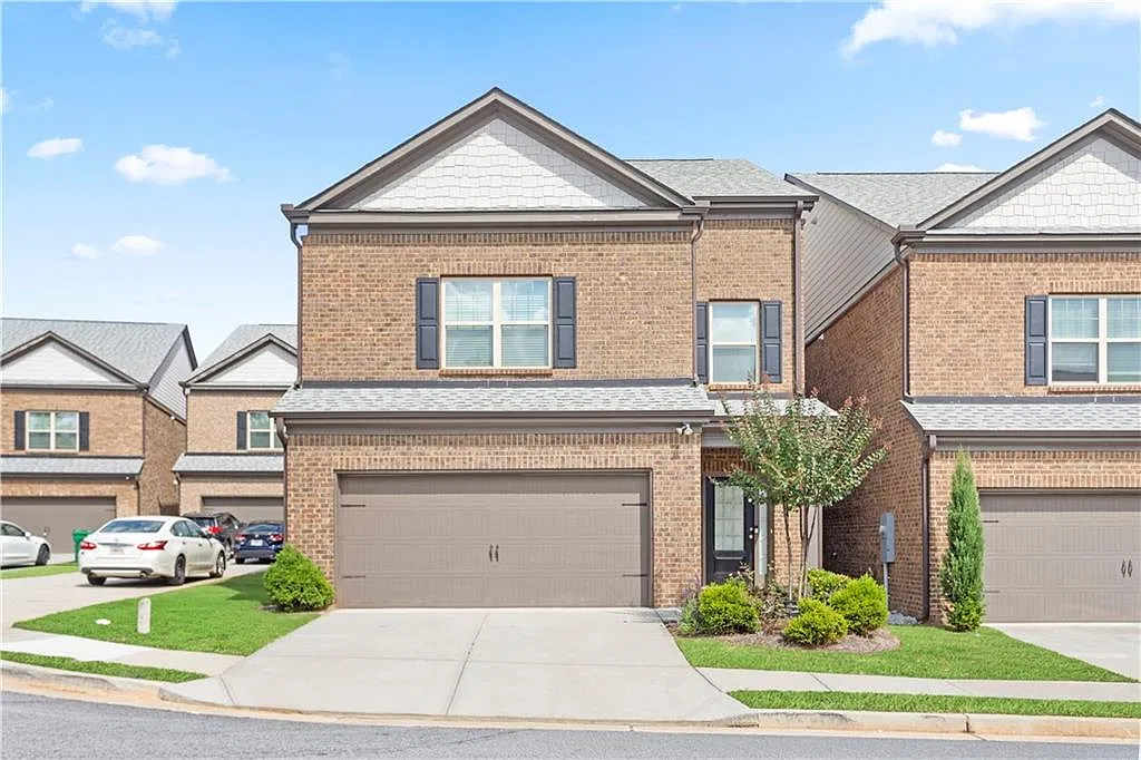 4 bed, 3.5 bath, 2368 sqft, $2,600 — Photo 1
