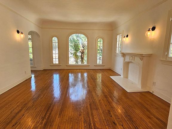 2nd image of 618 1/2 N Genesee Ave #0