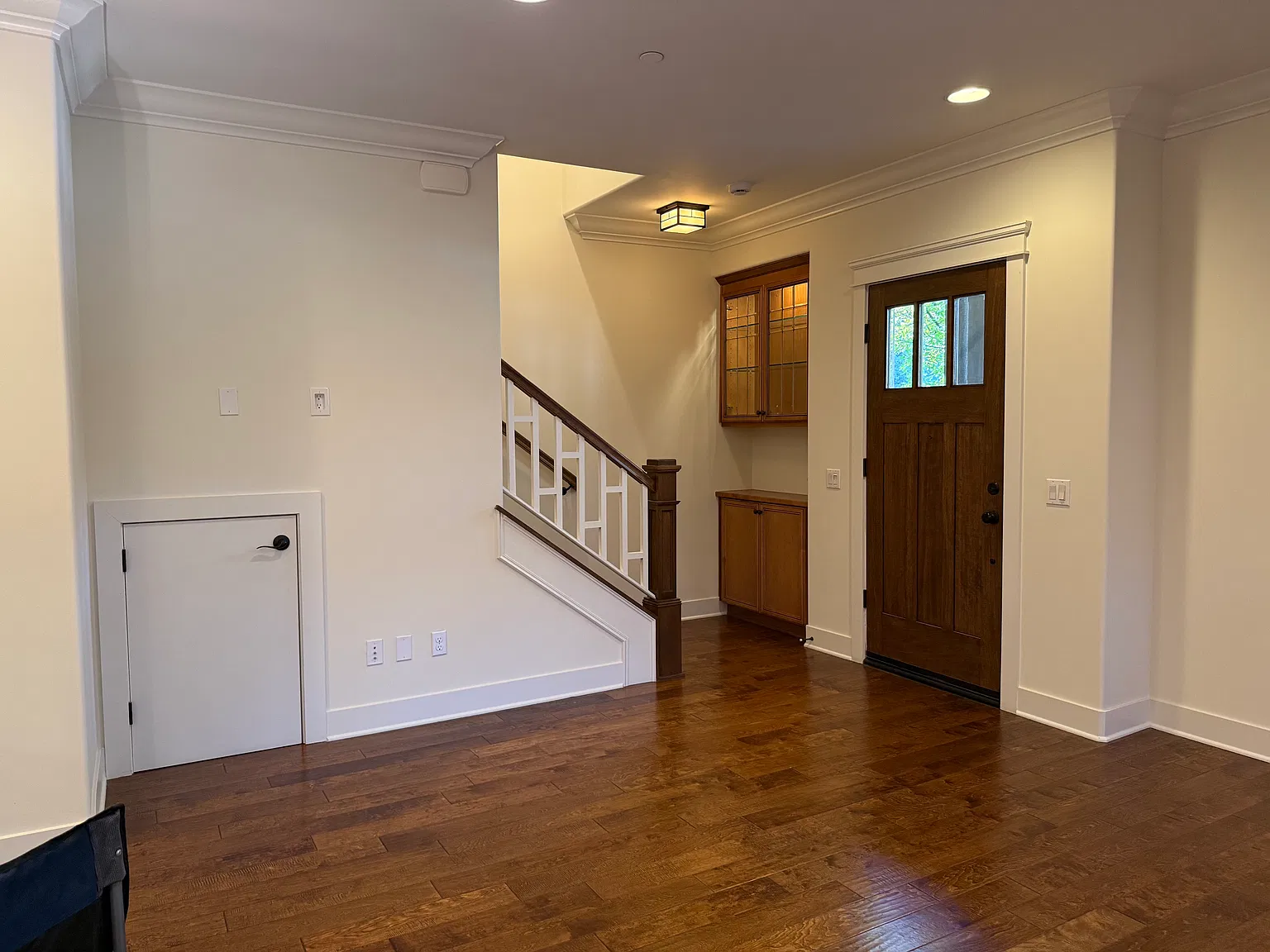 3 bed, 2.5 bath, 1460 sqft, $5,000 — Photo 3