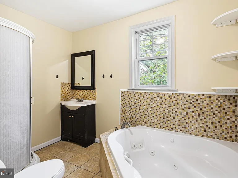 1606 S Frazier St — Photo 11