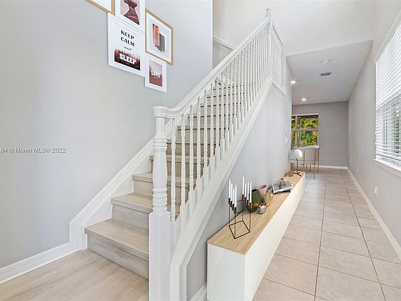 4th image of 1402 Myrtle Oak Ter #1402