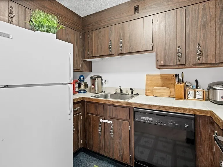 1186 Worcester Rd #220 — Photo 7