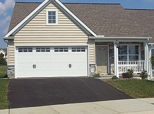 22 Southbrook Dr, Lancaster, PA 17603