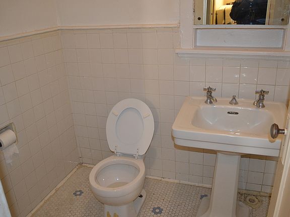 5th image of 5455 S Everett Ave APT 3A