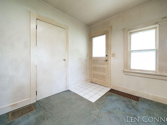 4th image of 2305 Berwyn Ave SW