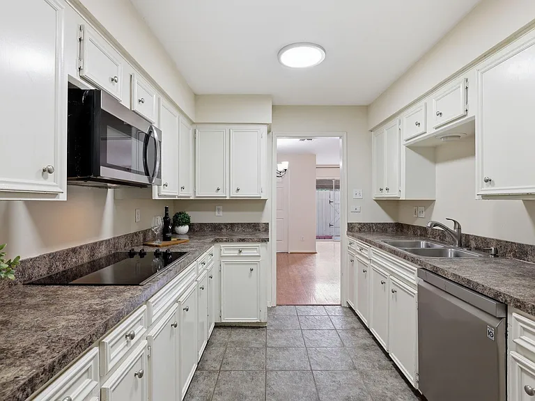 14121 Lost Meadow Ln — Photo 18