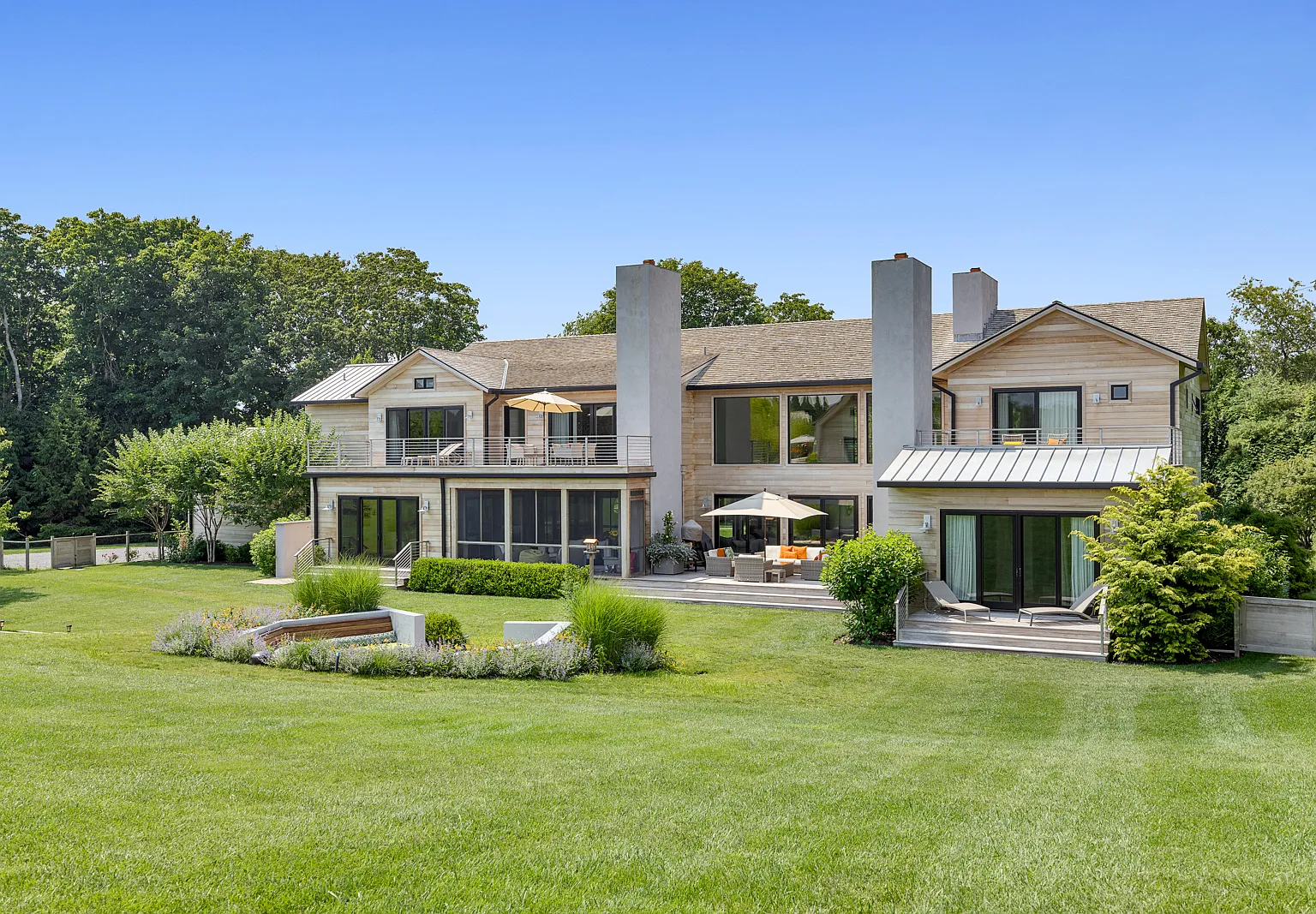 Stunner in Sagaponack — Photo 1