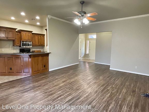3rd image of 16813 La Paloma Ln