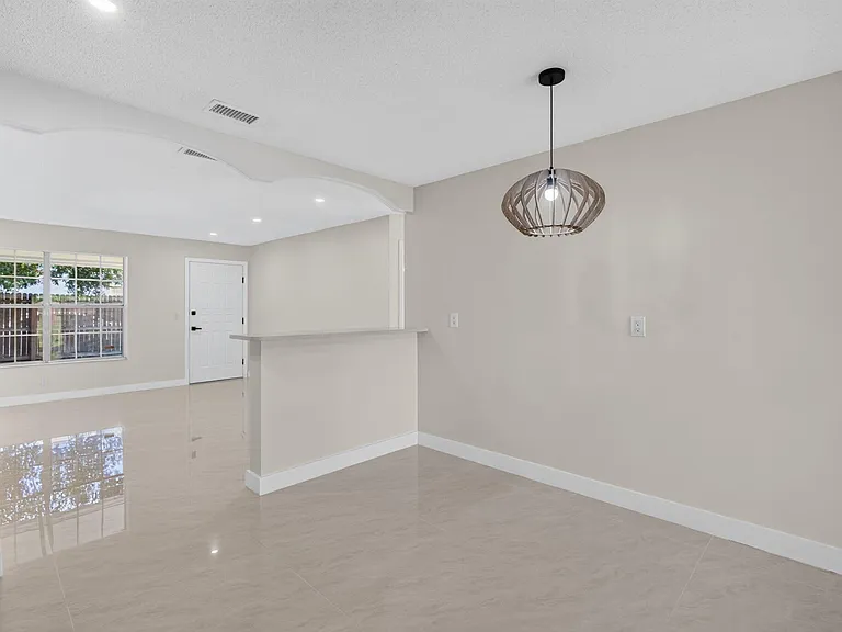 3943 Roan Ct W — Photo 15