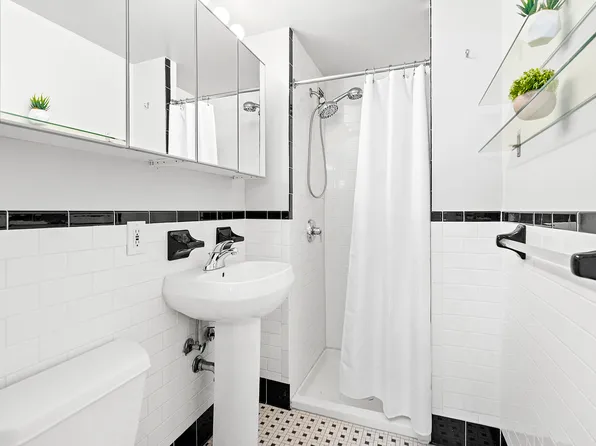 1831 Madison Avenue image 6 of 17