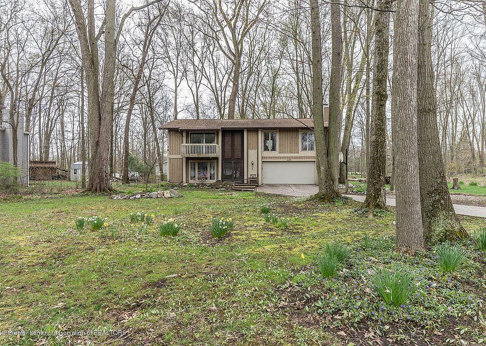 1st image of 1653 Menominee Dr