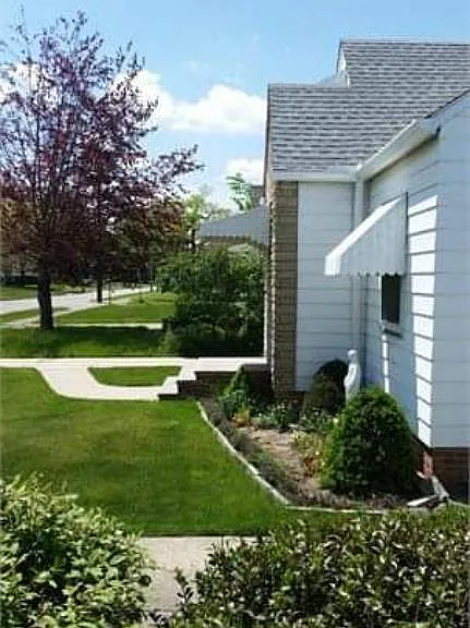 4706 Redfern Rd — Photo 29