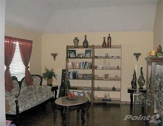 4th image of 9809 Shelby Pl