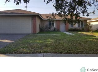 1210 S Nakoma Dr, Santa Ana, CA 92704