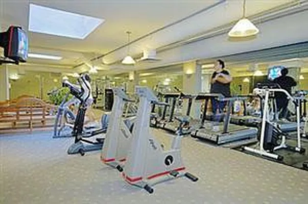 Rented by Douglas Elliman | media 39
