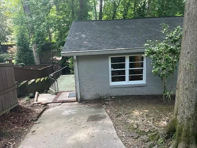 2088 Evergreen Ln NW — Photo 1