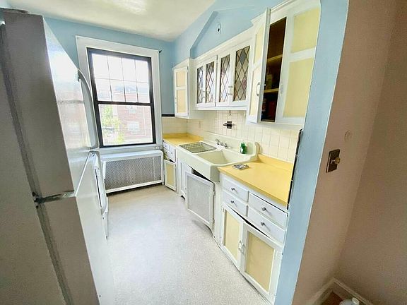 3rd image of 32-26 42nd St #2