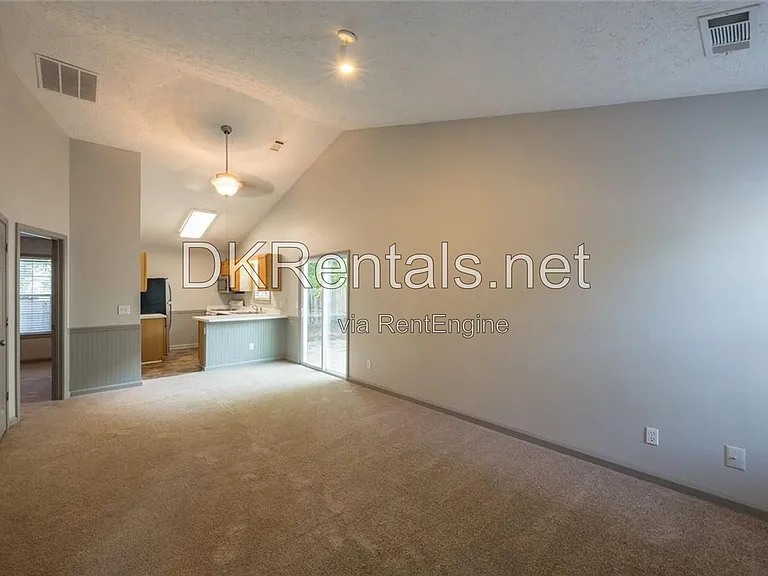 207 Daventry Way — Photo 4