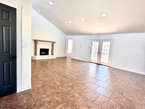 Family room main entrance