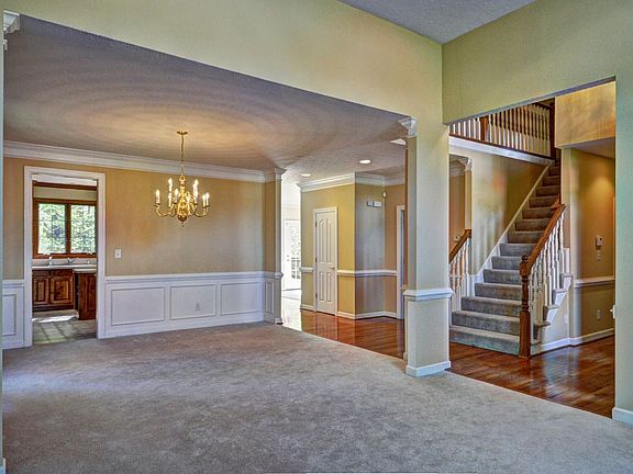 3rd image of 422 Richter Ln