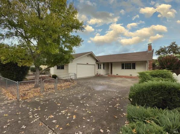 311 Dechene Avenue, Sonoma, CA 95476