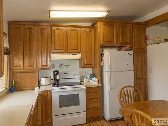5th image of 431 W Center St
