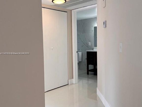 3rd image of 8353 Lake Dr #1088