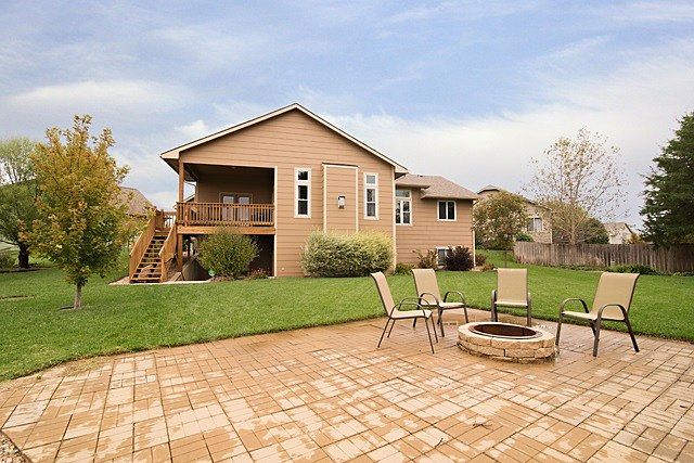 2nd image of 10917 W Waterside Ct