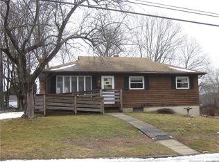 4 Larry St, Norwich, CT 06360