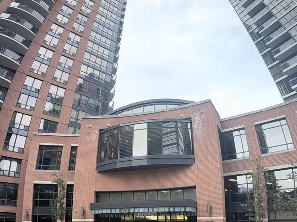 33 Sheppard Ave E #2507, Toronto, ON M2N 7K1