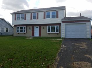 26 Earnshaw Ln, Willingboro, NJ 08046