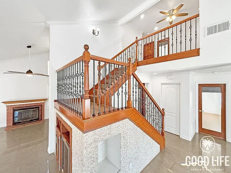 3 bed, 3.0 bath, 1660 sqft, $4,295 — Photo 4