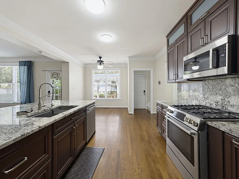 102 Parkside Cir — Photo 19
