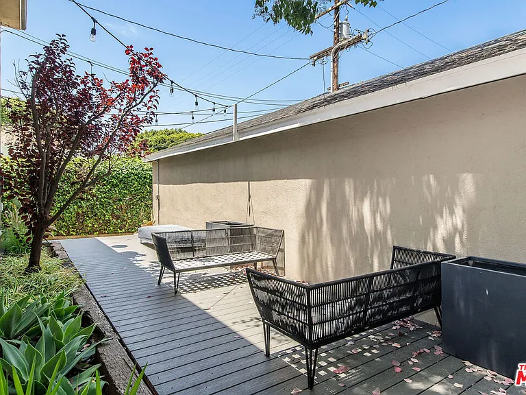 2115 Ocean Park Blvd #4 — Photo 16