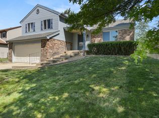 750 W Appletree Ln, Bartlett, IL