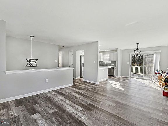 5th image of 8304 Granville Rd