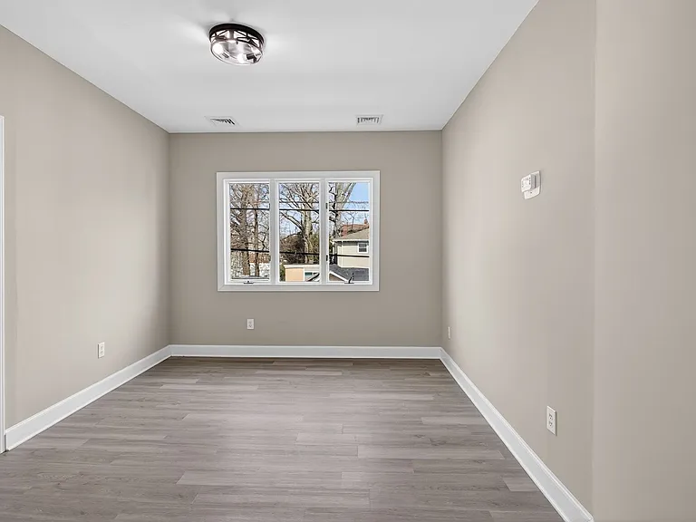 378 Grand St — Photo 25
