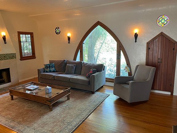 5th image of 2335 Overland Ave