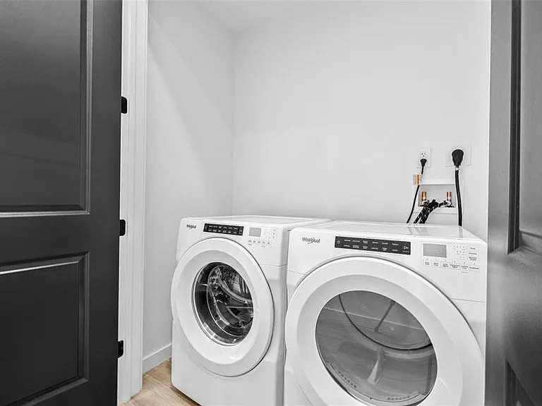 221 Main St N #Penthouse 1603 — Photo 23