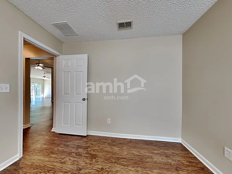 840 Mackenzie Circle St — Photo 17