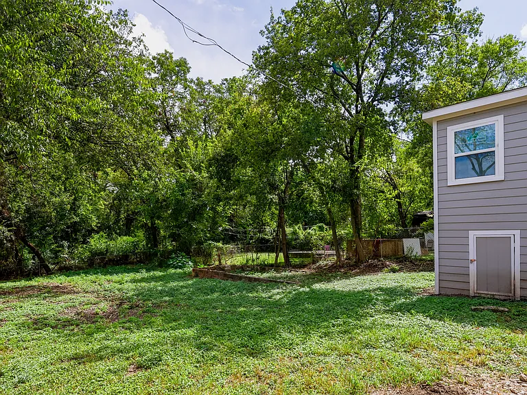 2114 Harlandale Ave — Photo 20