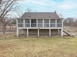 25199 182nd St, Pleasant Valley, IA 52767