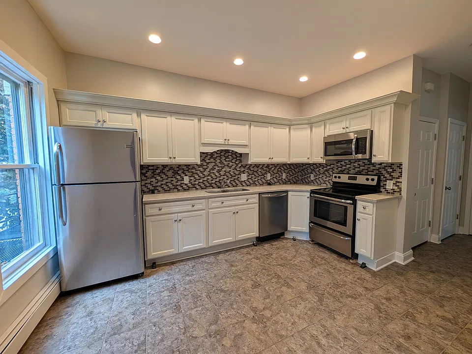 74 Adams St #4