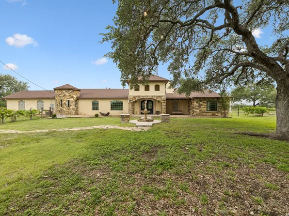 741 County Road 351, Hondo, TX 78861